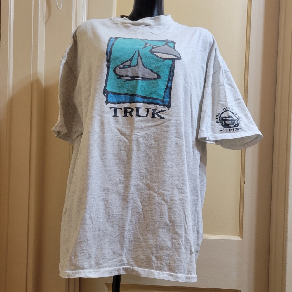 Vintage Kona Aggressor II, Hawaii Dive Tee Shirt with large Graphic.